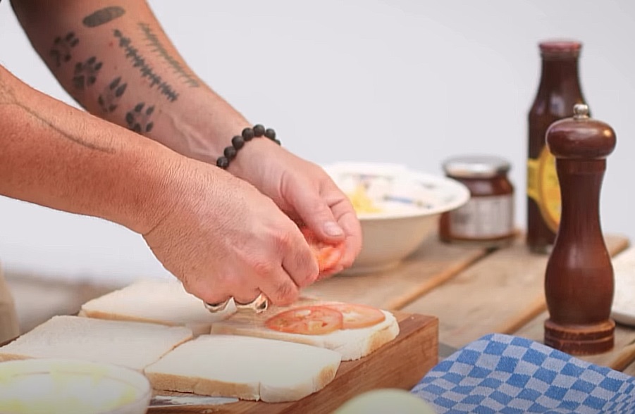 Chutney of Glad nie – Braaibroodjies on the Weber saam Bertus Basson